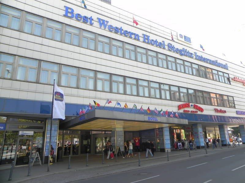 Steglitz International