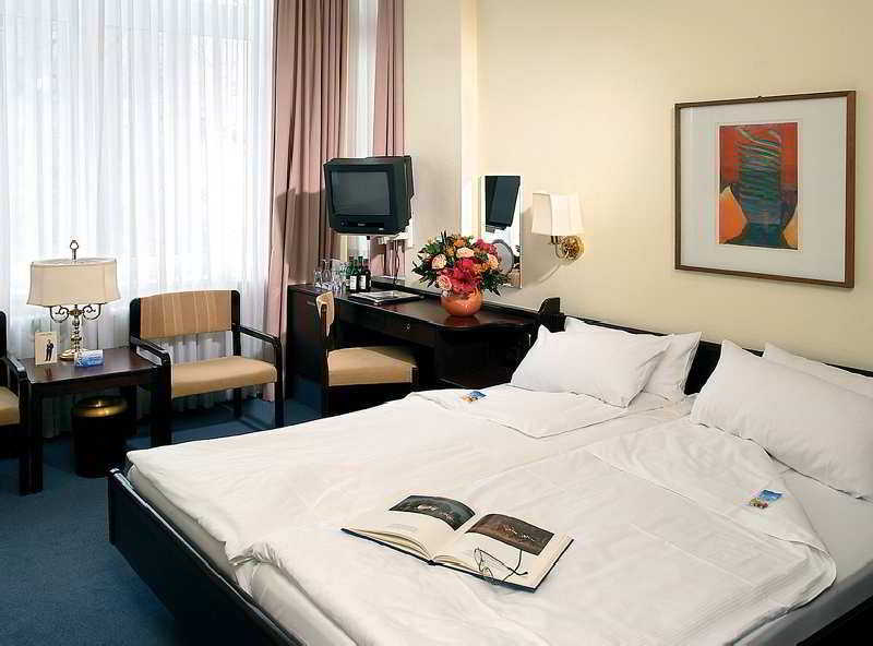 Hotel Partner Astoria