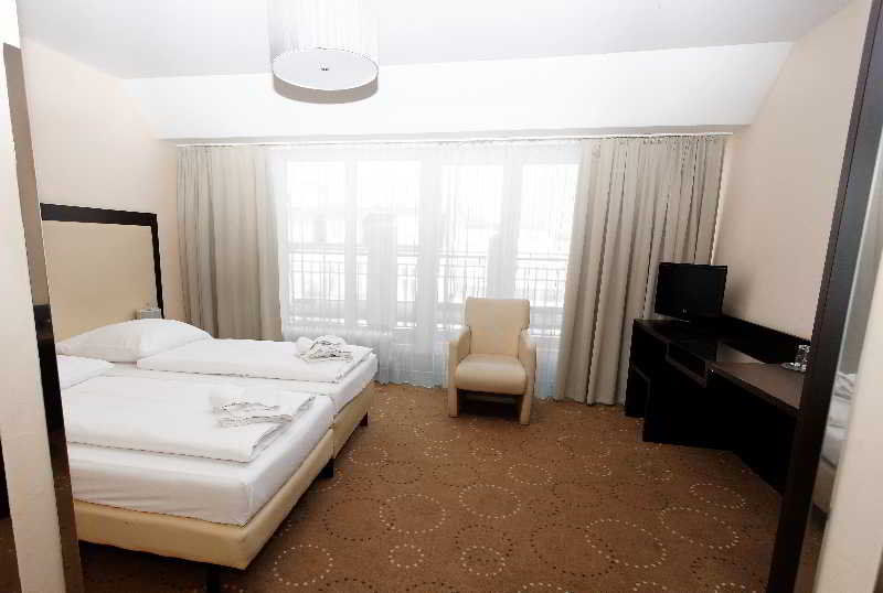 Selina West Hotel