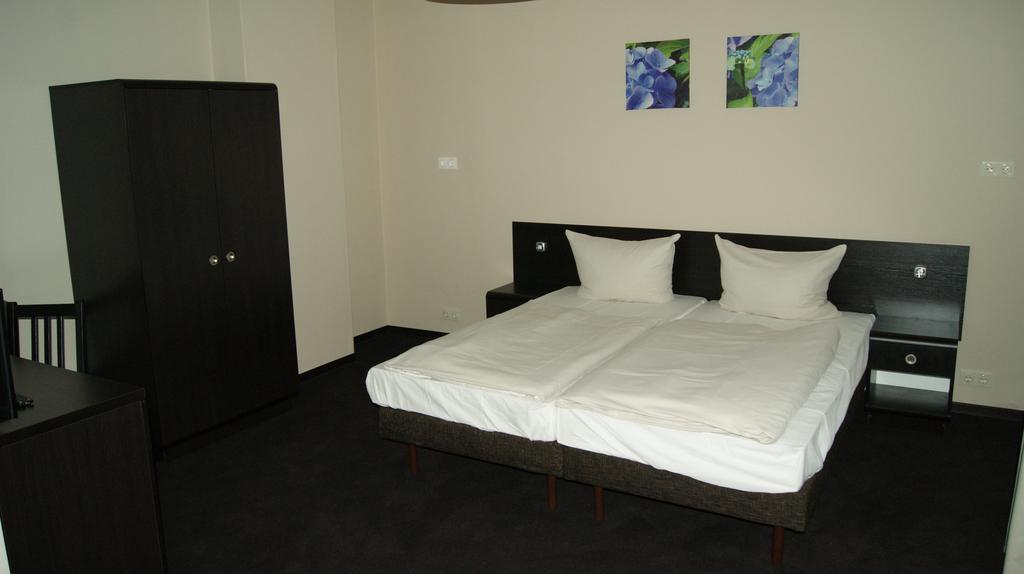 Eberty Hotel 2*