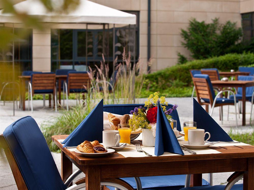 Hotel Victor's Residenz-hotel Mitte 4*