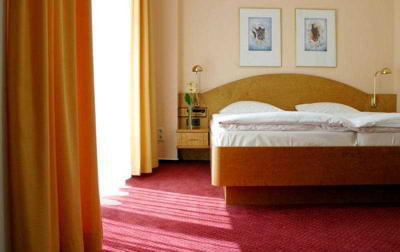 Kurfuerstendamm Am Adenauerplatz 3* Berlim