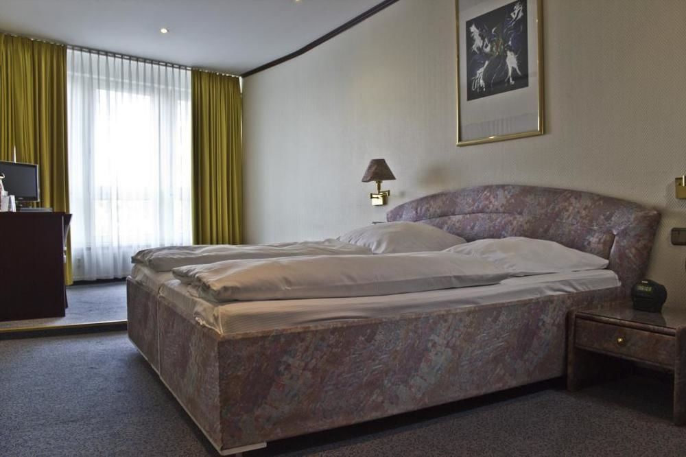 Panorama Am Kurfuerstendamm 3*