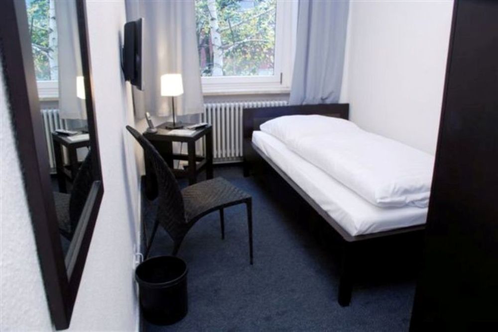 Metropolitan Hotel 3*