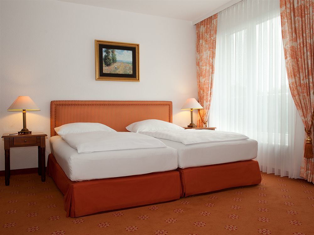 Hotel Victor's Residenz-hotel Mitte 4*