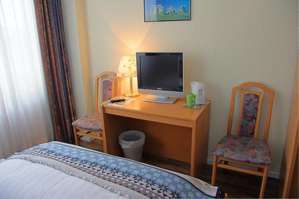 Columbia Hotel