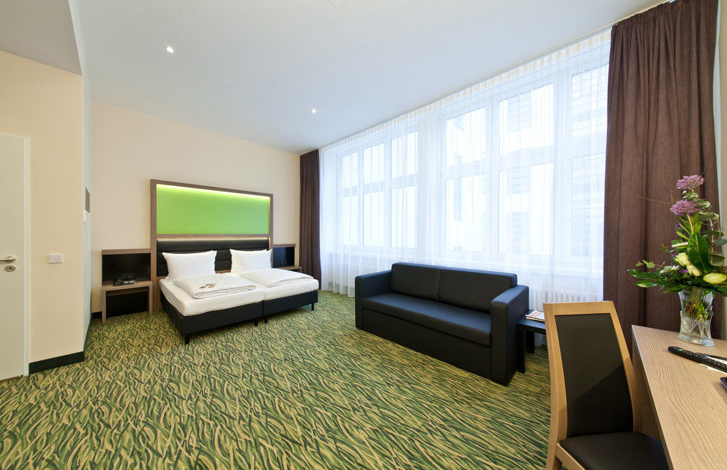 Garner - Charlottenburg, An Ihg 3* Berlim