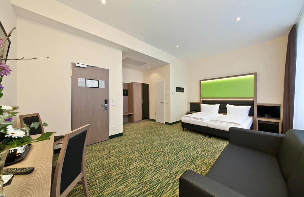 Garner - Charlottenburg, An Ihg