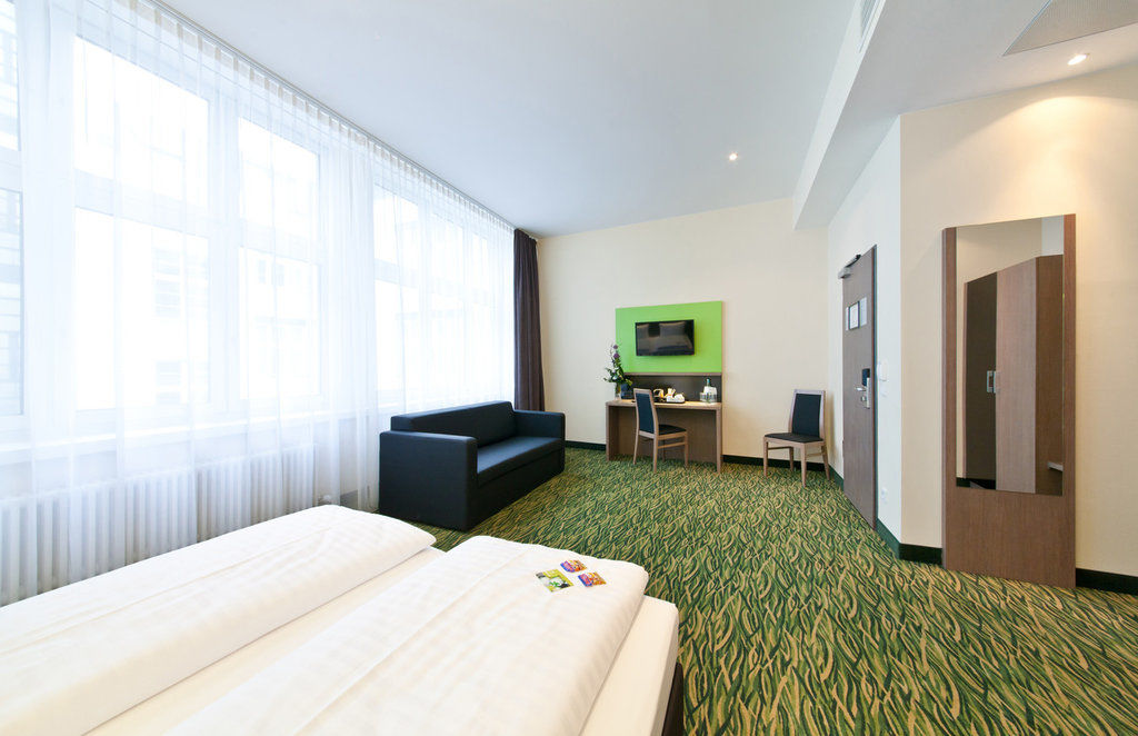 Garner - Charlottenburg, An Ihg 3* Berlim