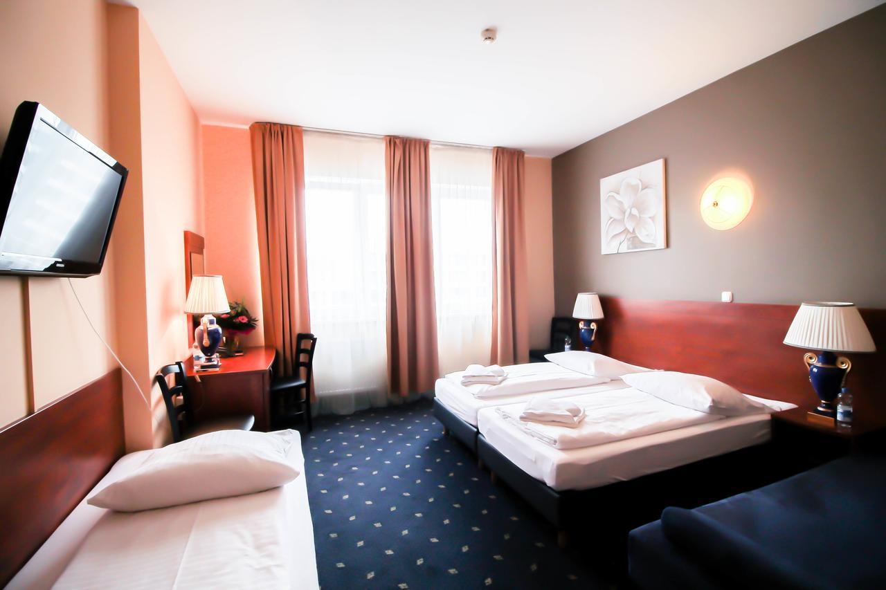 Hotel Atrium Charlottenburg 3*