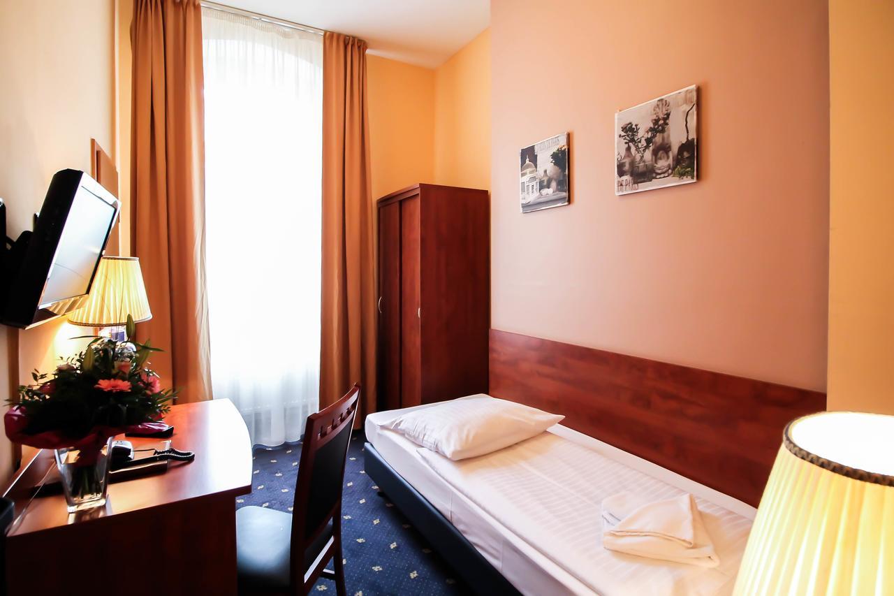Atrium Charlottenburg Hotel 3*