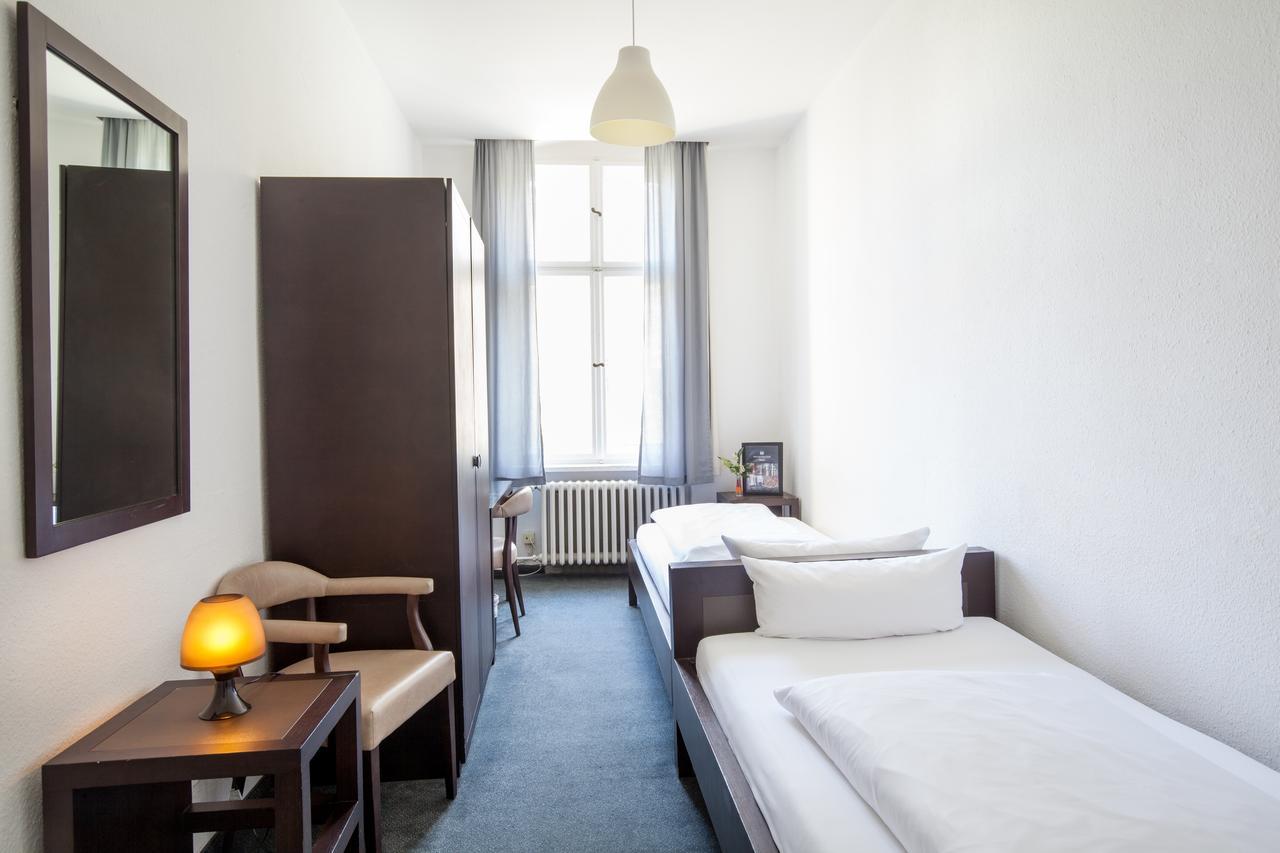 Metropolitan Hotel 3*