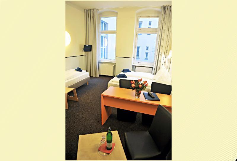 Alex Hotel 2*