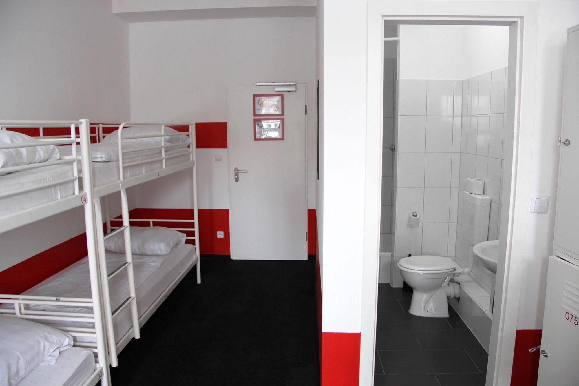 Check In Hostel *