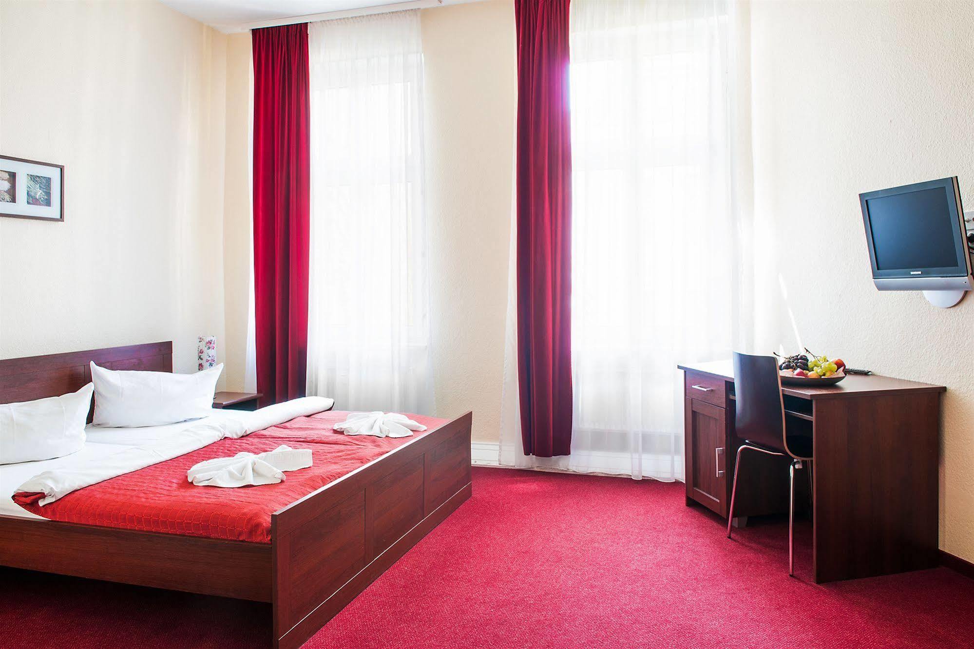 Mikon Eastgate - Centre 3*