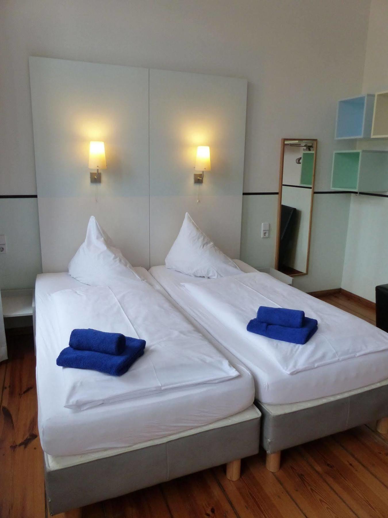 Alex Hotel 2*