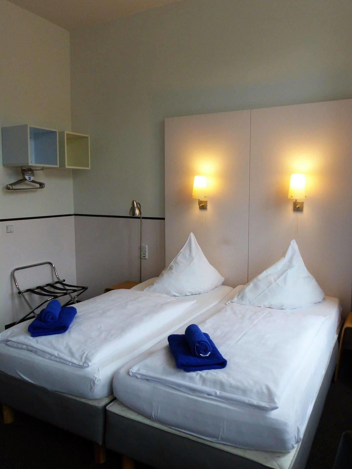 Alex Hotel 2*