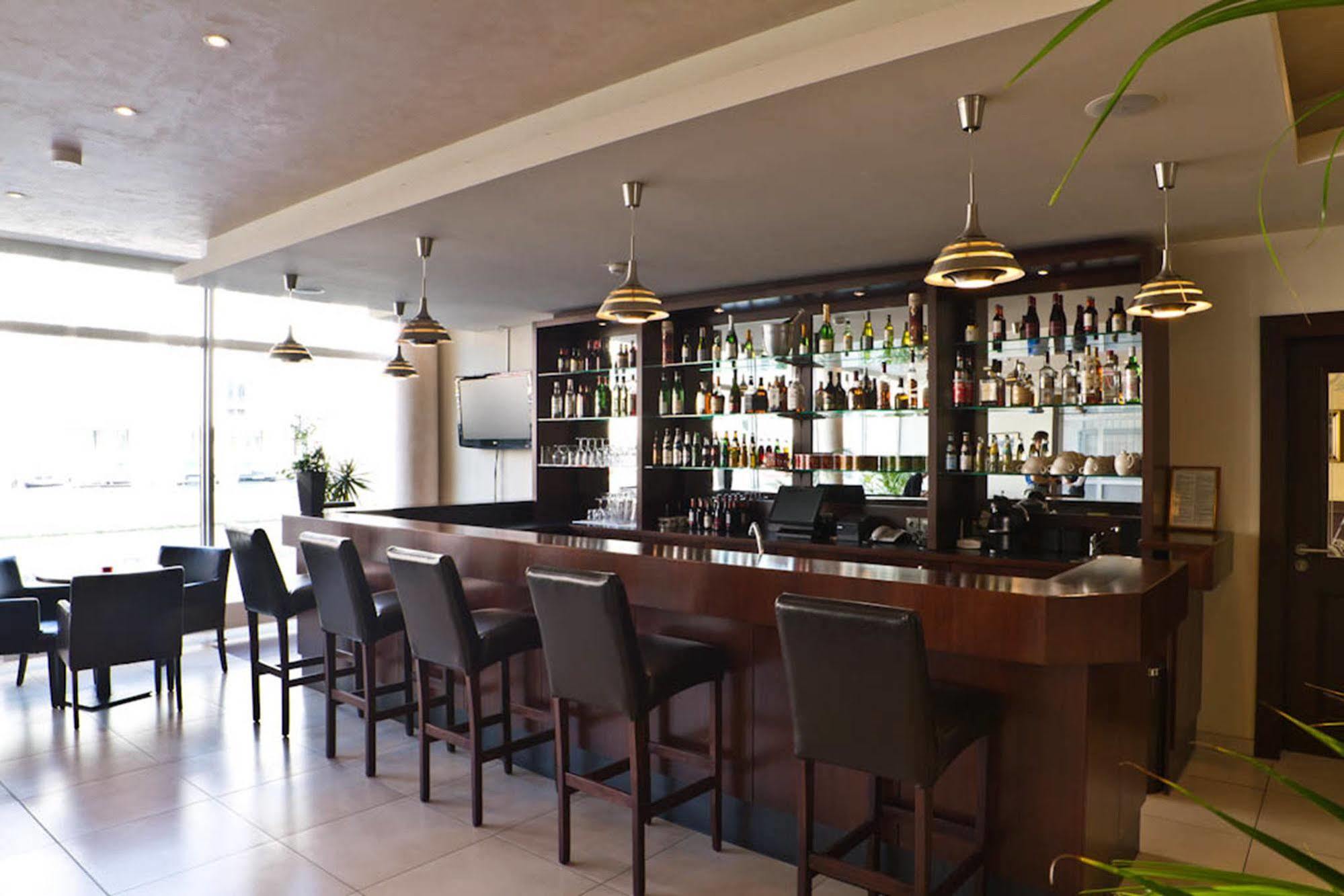 Ivbergs Messe Hotel 3*