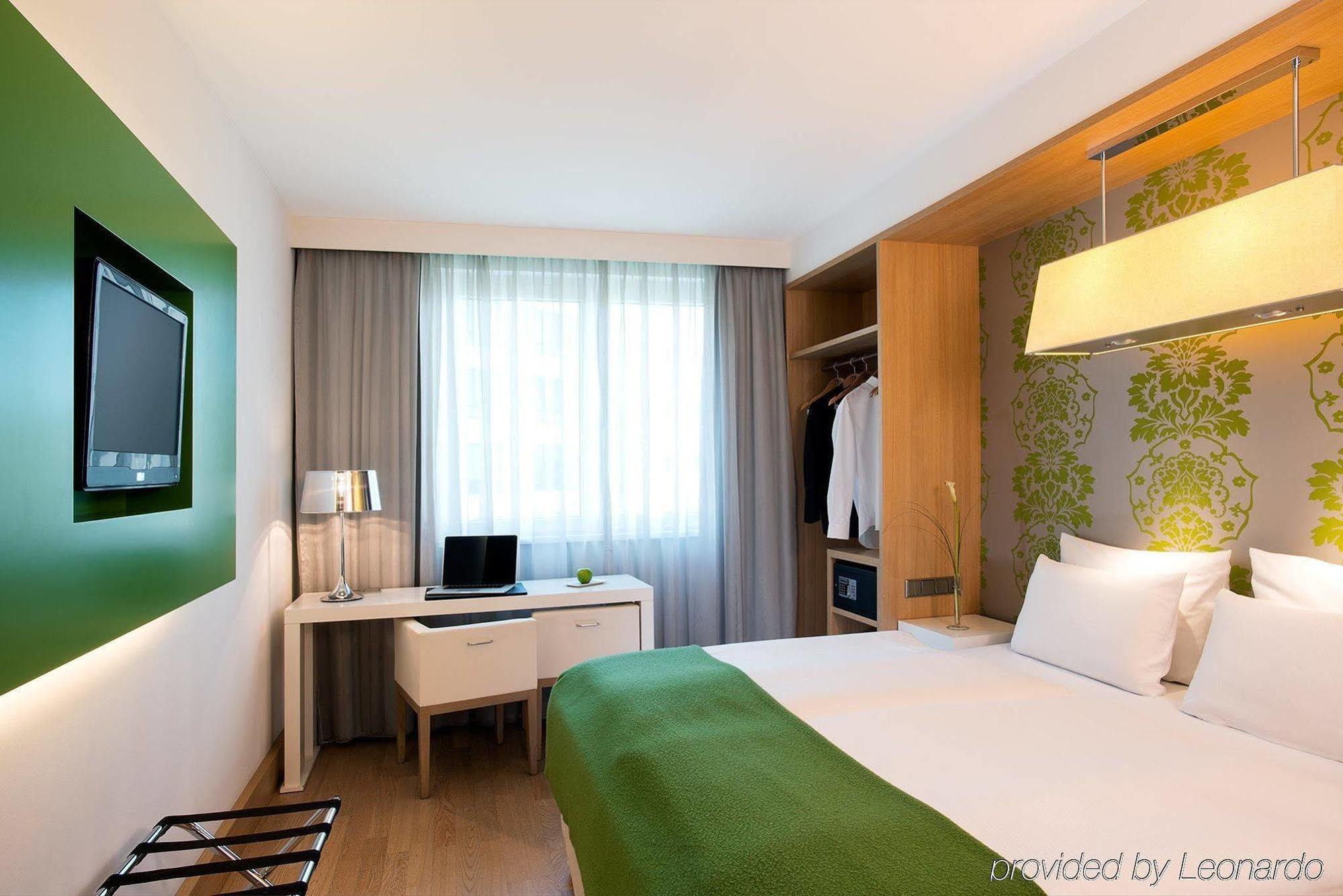 Nh Potsdamer Platz 4* Berlin