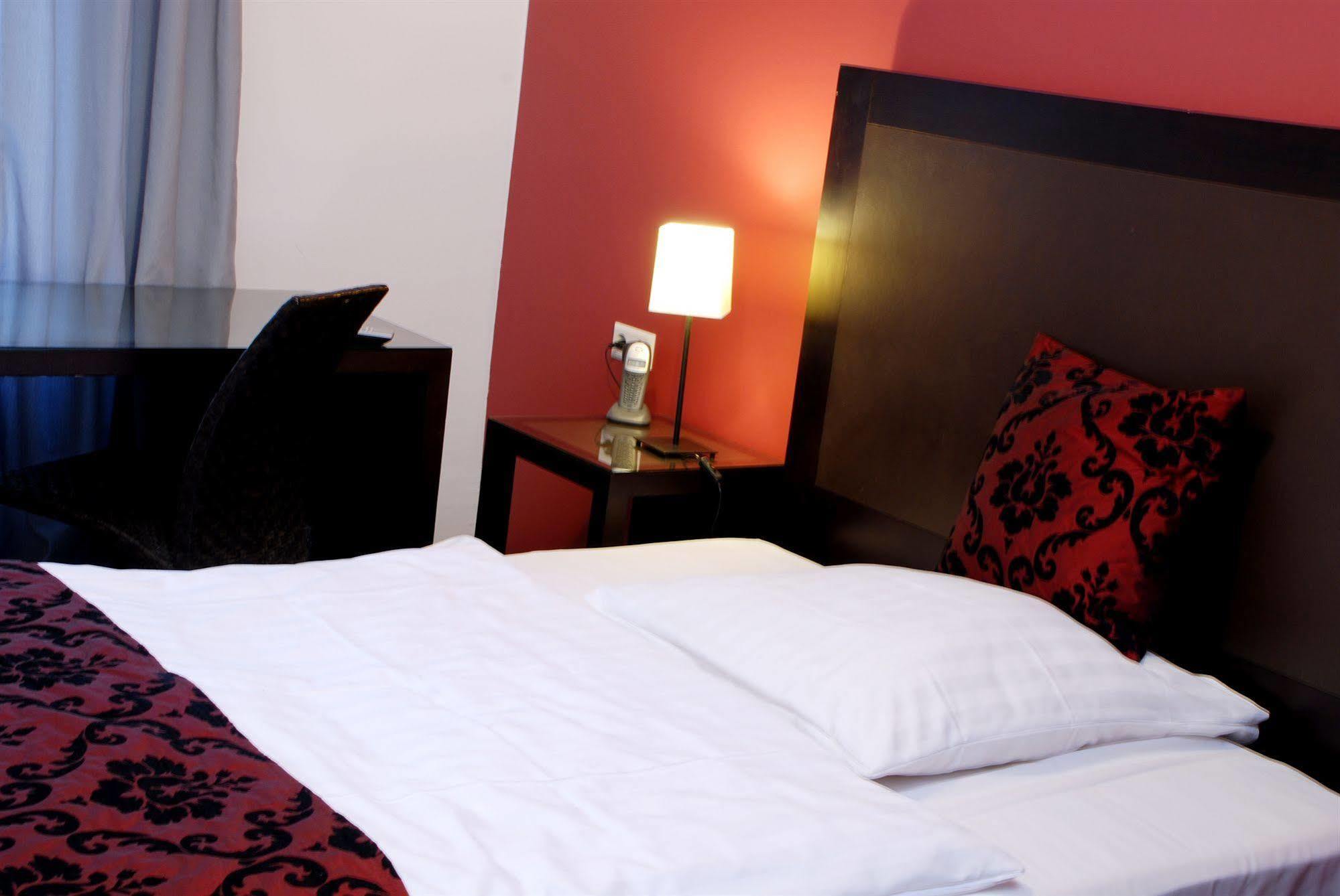 Metropolitan Hotel 3*
