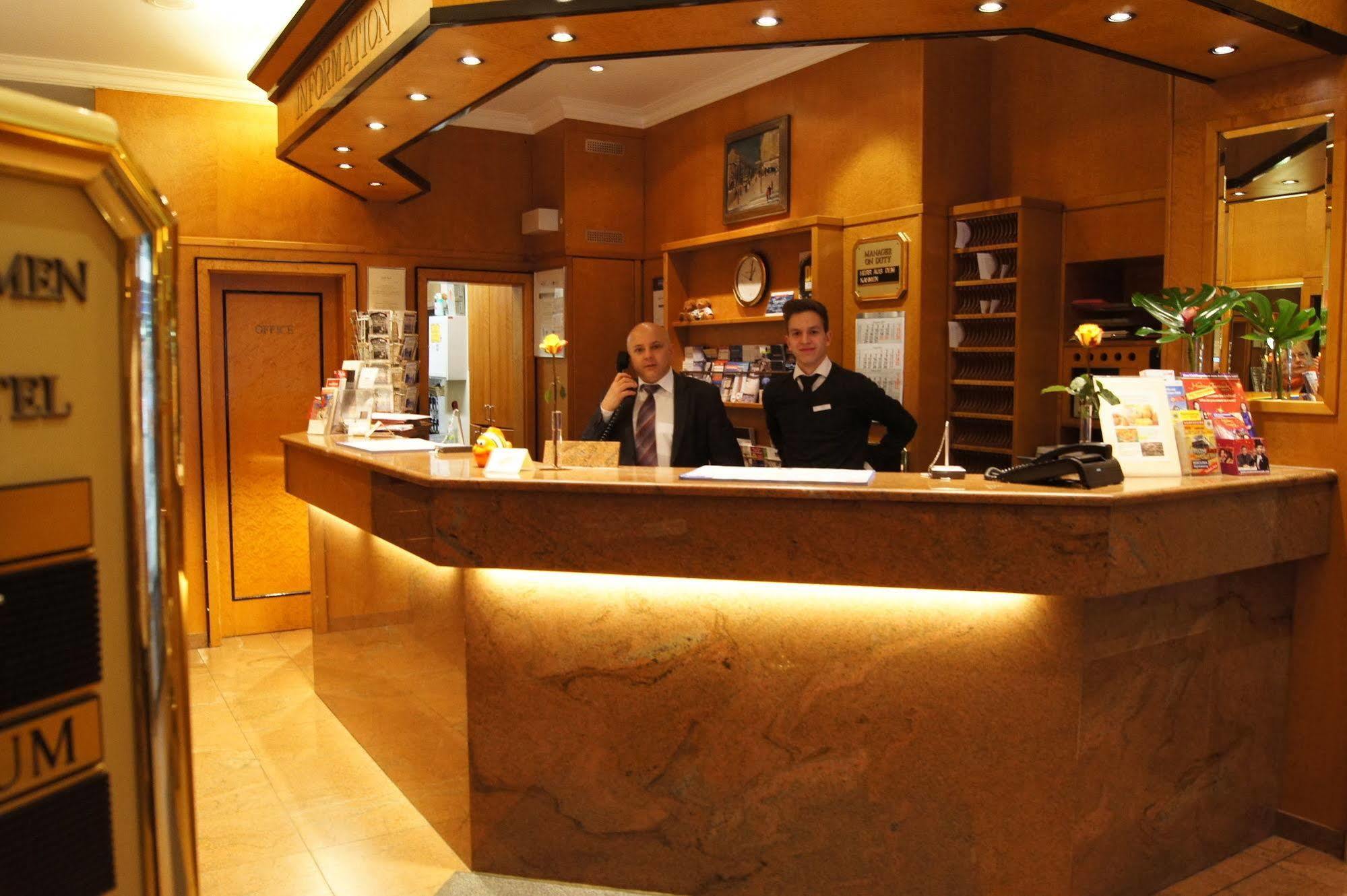 Plaza Am Kurfuerstendamm Hotel 3*