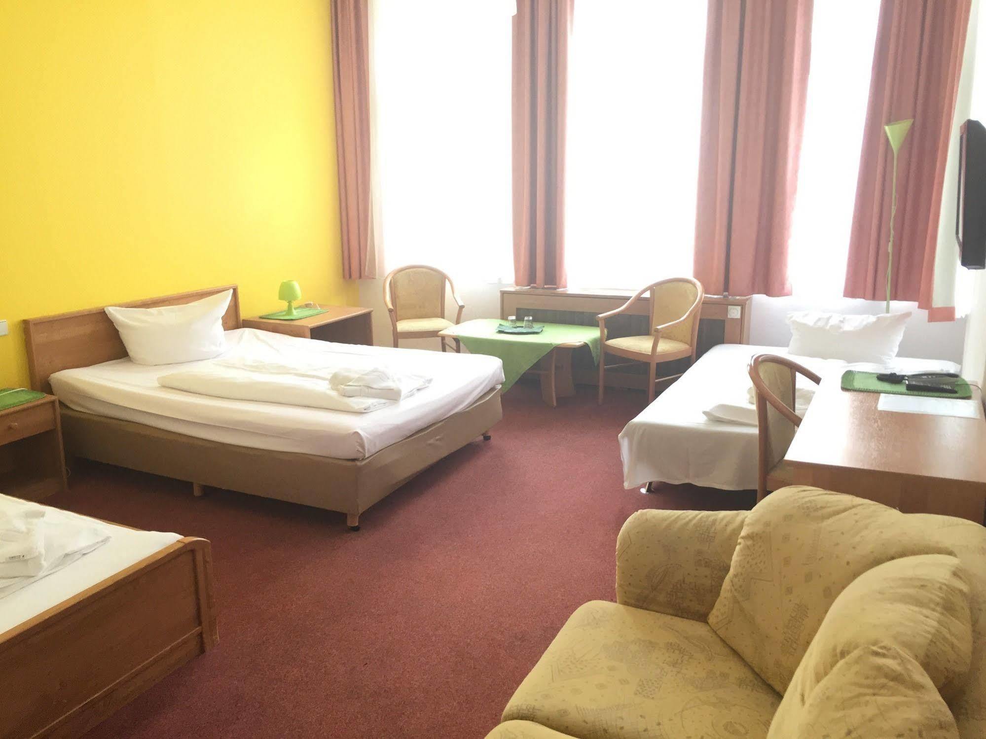 Hotel Delta 2*