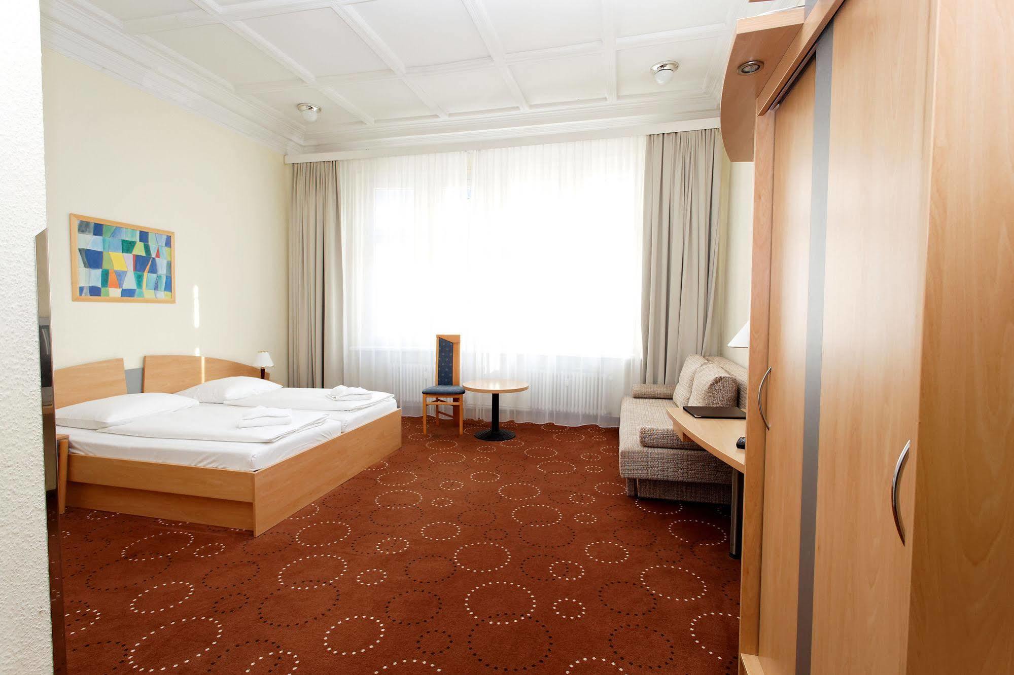 Selina West Hotel