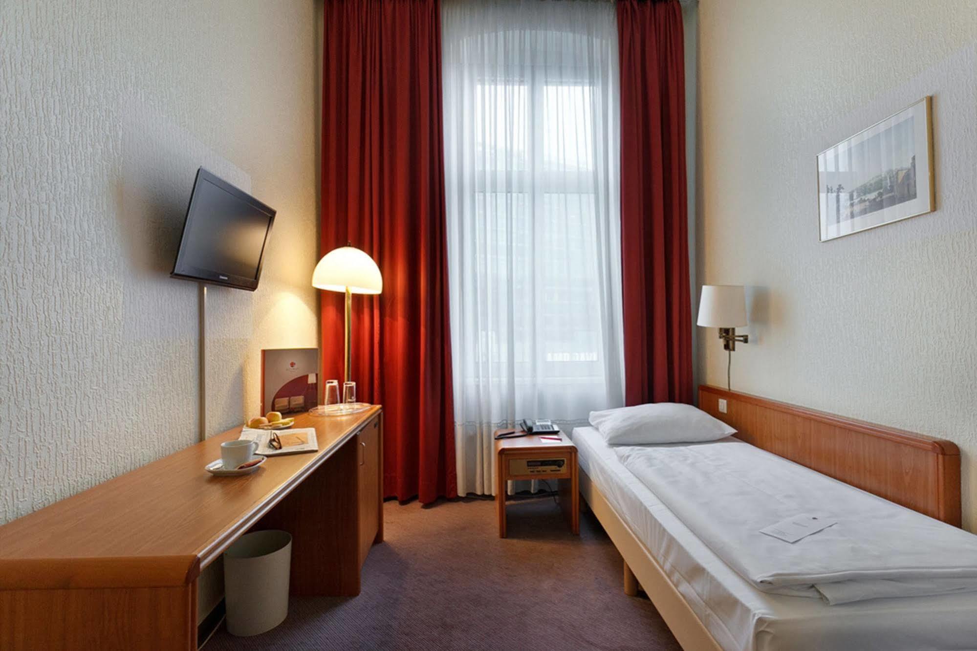 Acom-hotel Kurfuerstendamm 3*