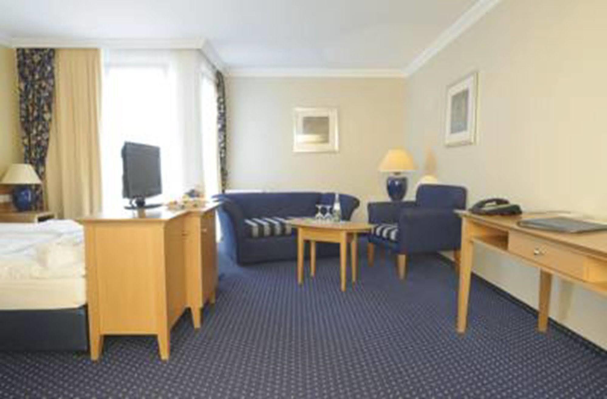 Hotel Upstalsboom Friedrichshain 4*