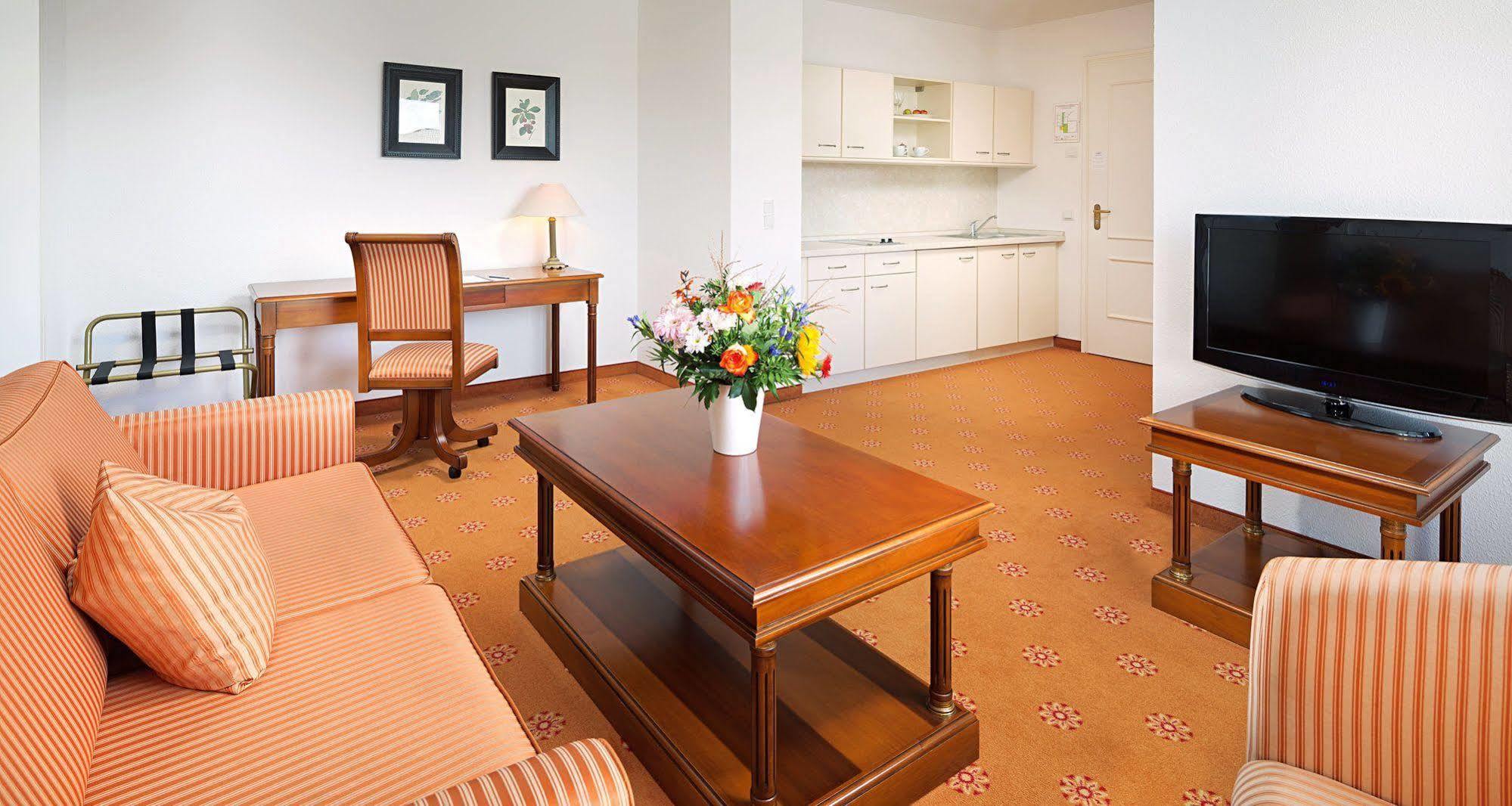 Hotel Victor's Residenz-hotel Mitte 4*
