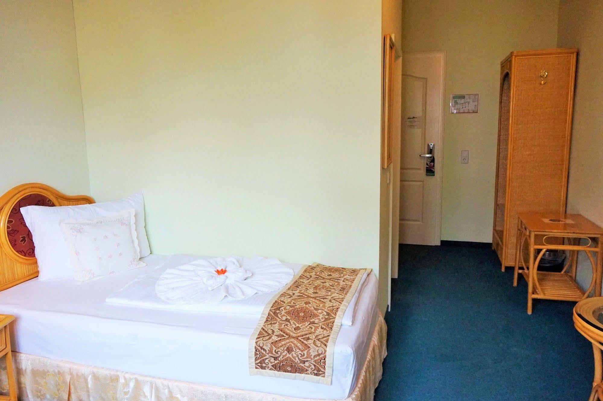 Karlshorst Hotel 3*