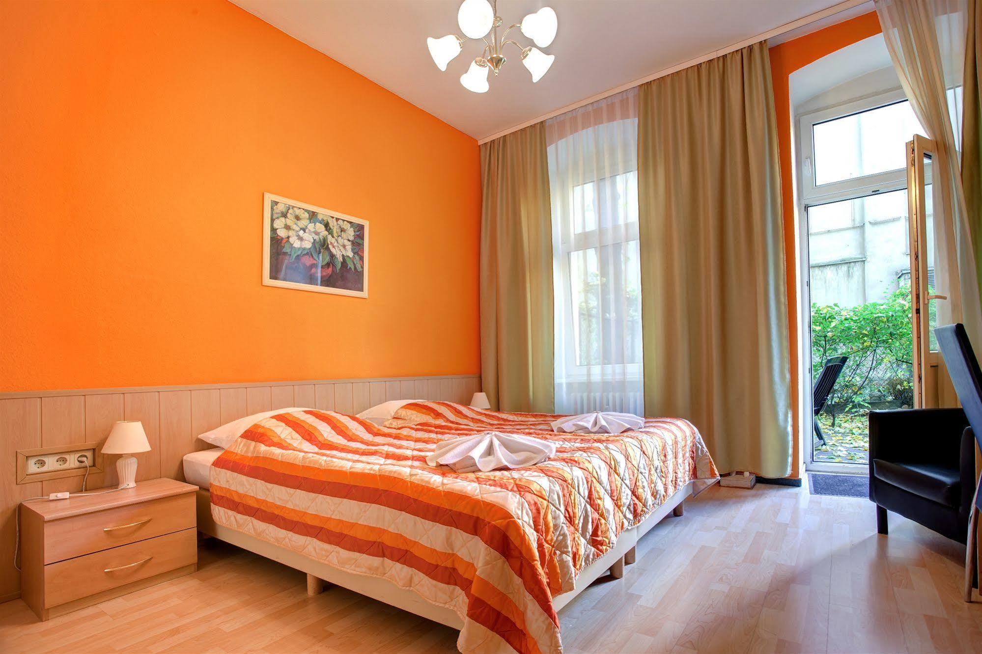 Hotel-pension Am Savignyplatz 2*