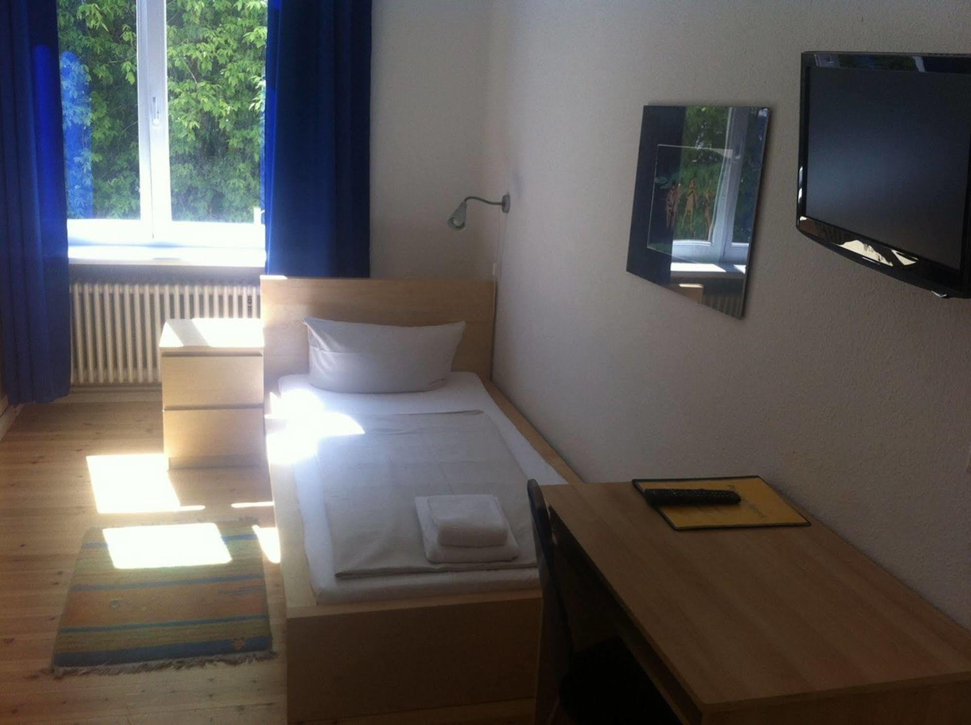 Peters - Andere 3*