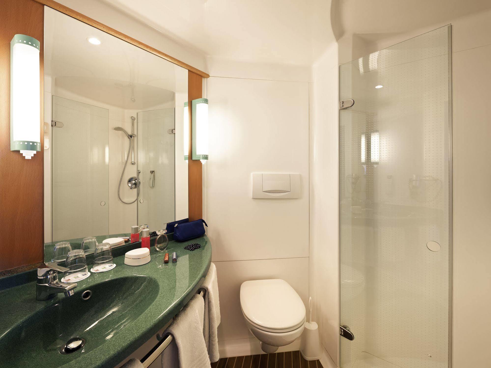 City-west Hotel 2*