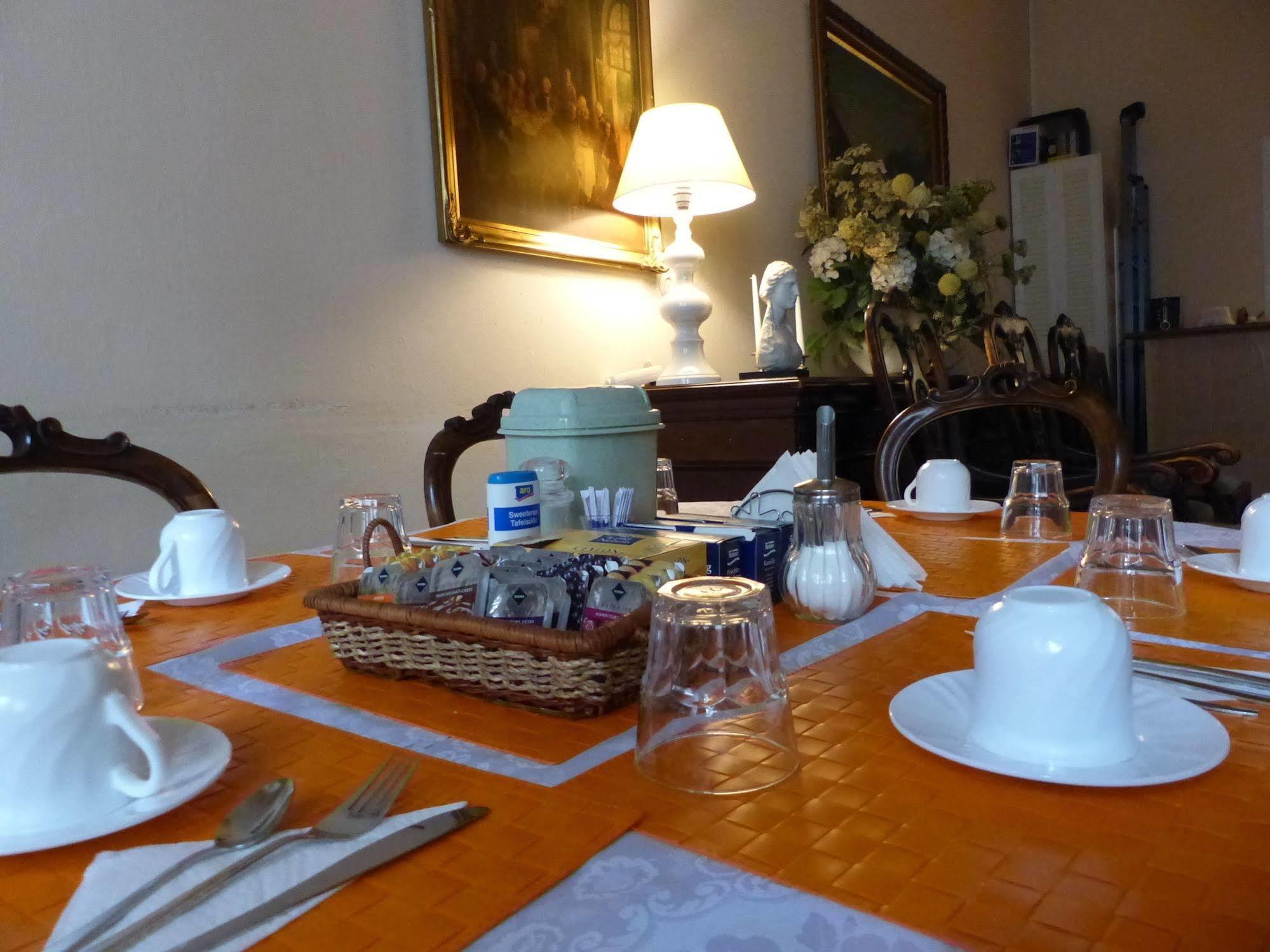 Guest house Waizenegger Am Kurfuerstendamm 2*