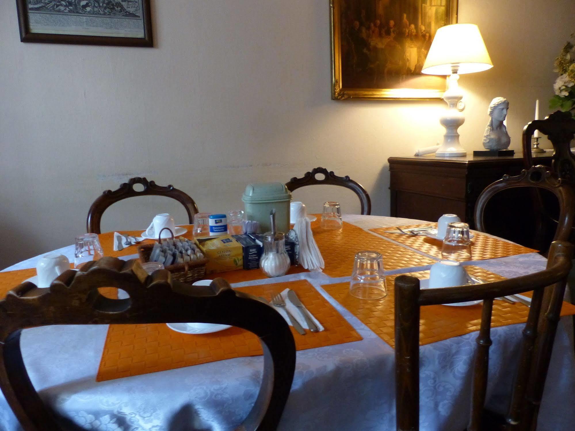 Waizenegger Am Kurfuerstendamm Guest house 2*