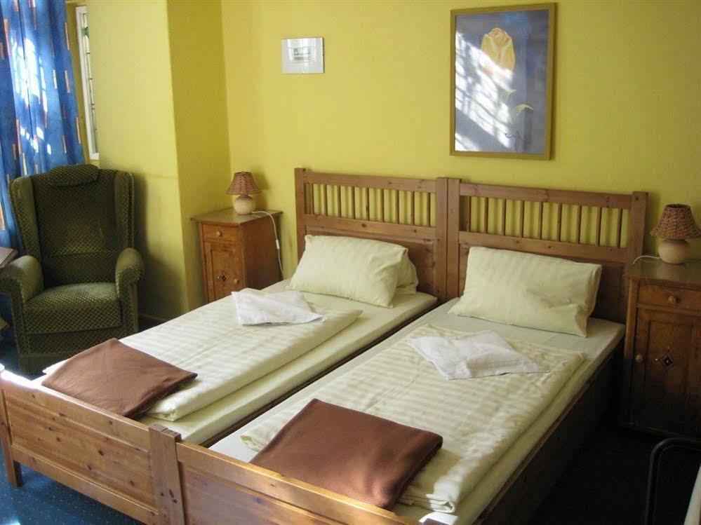 Waizenegger Am Kurfuerstendamm Guest house 2*