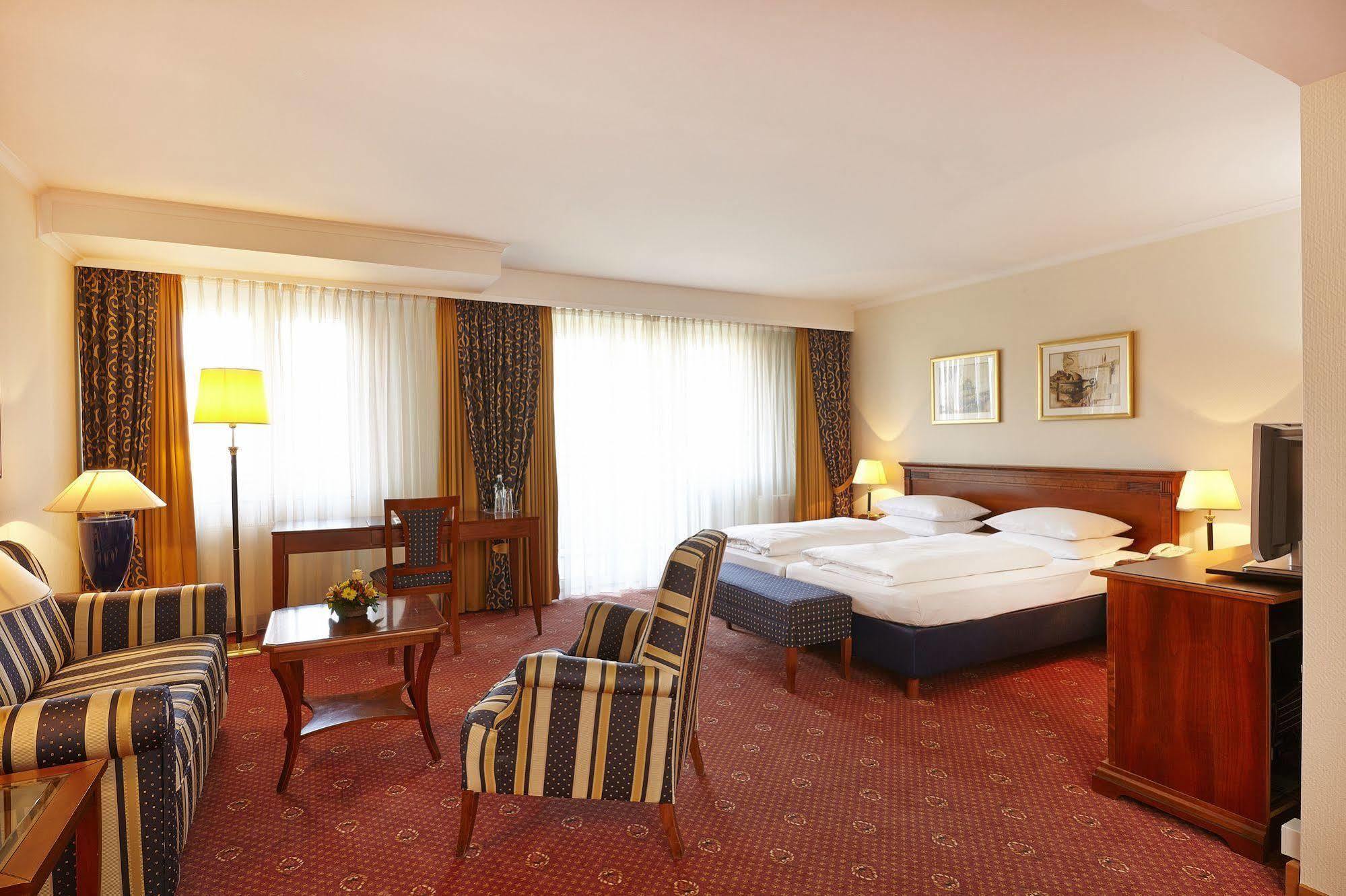Hotel Hyperion 5*
