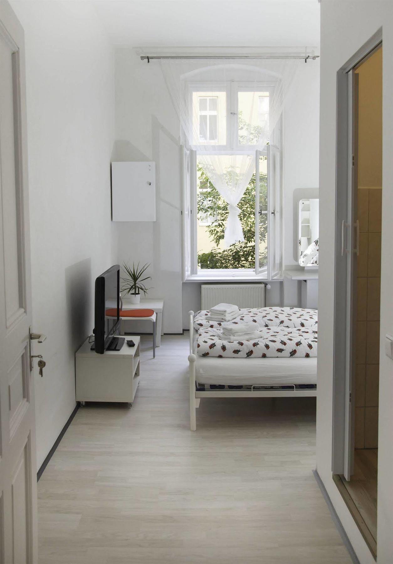 Gastehaus City Stop Guest house 3*