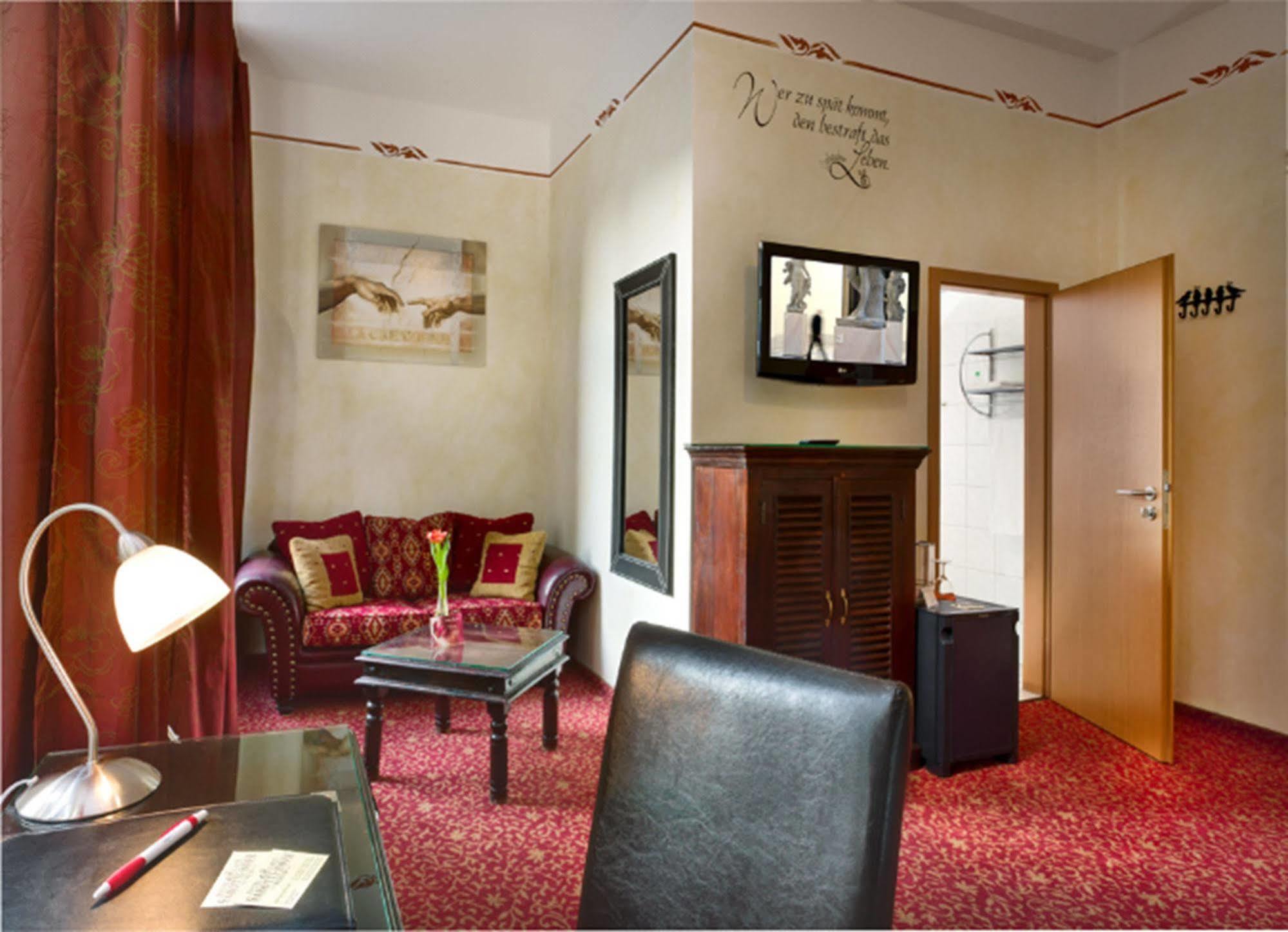Hotel Sarotti-hofe 3*