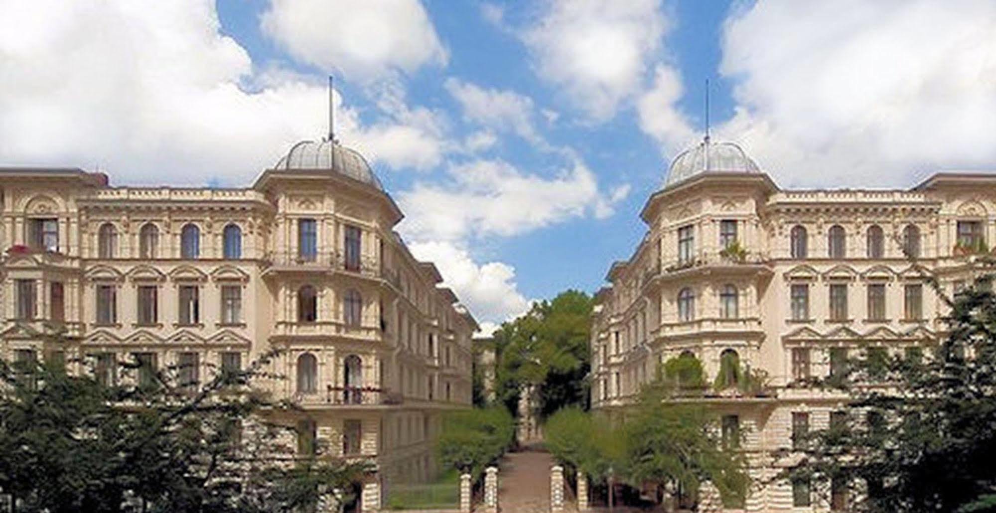 Sarotti-hofe Hotel