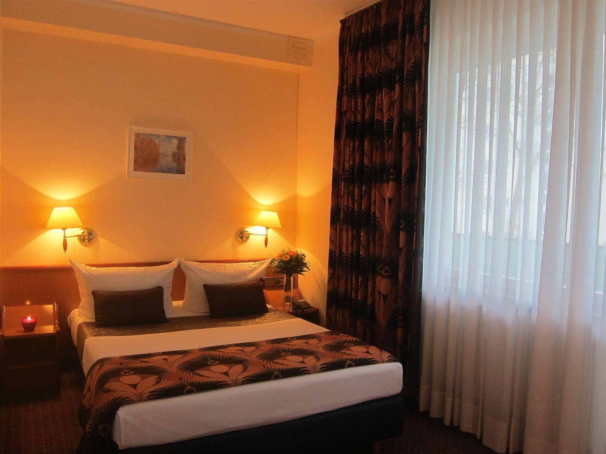 Hotel Atrium 2*