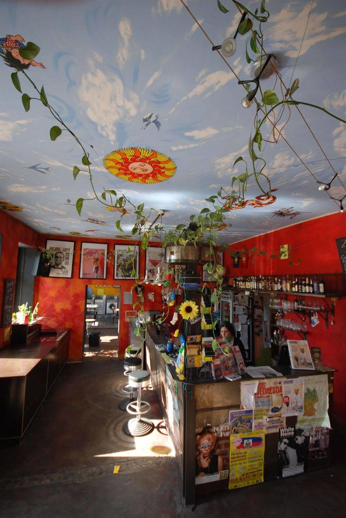 Sunflower Hostel *