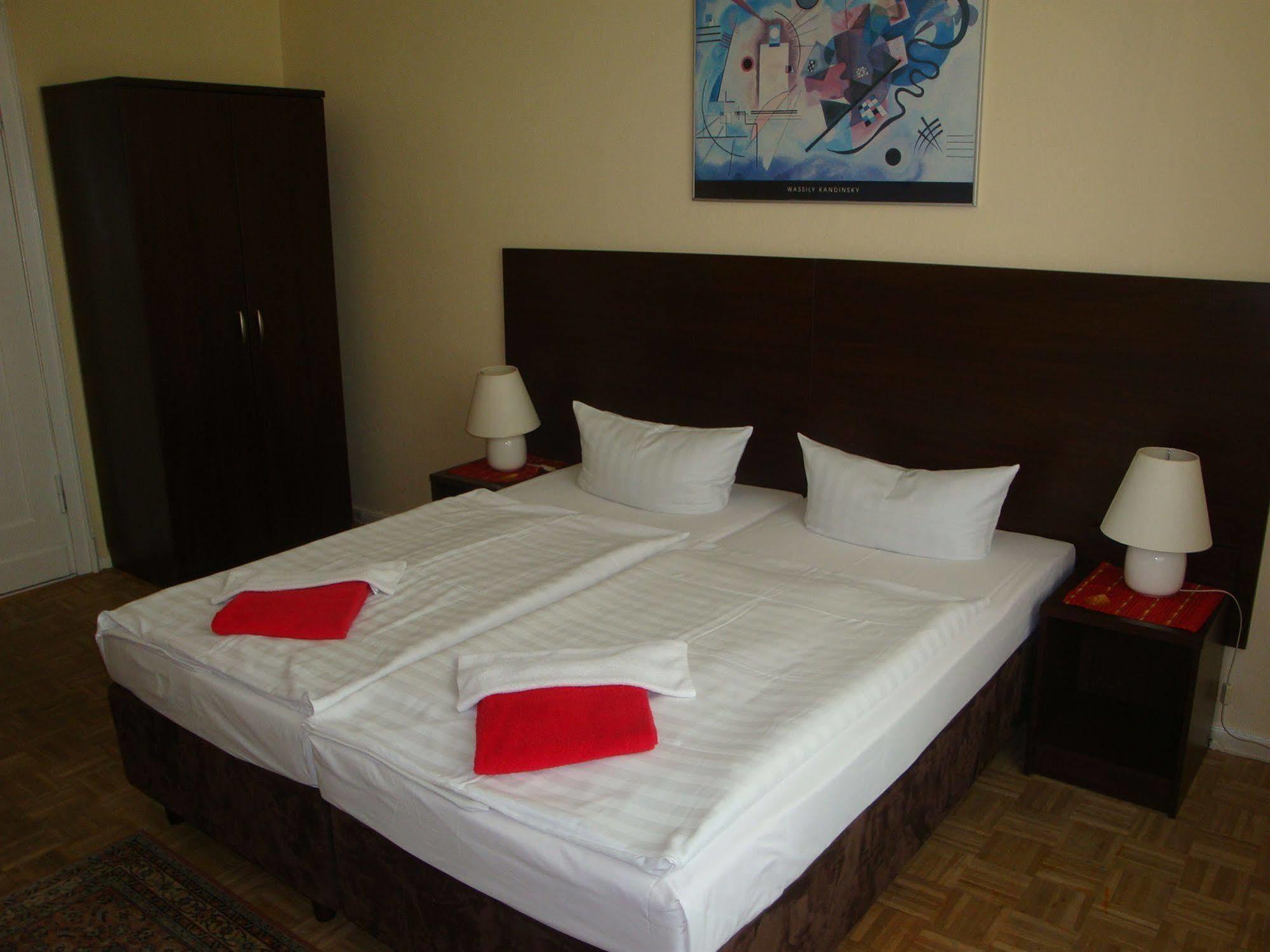 Guest house Hotel-pension Insel Rugen Berlin