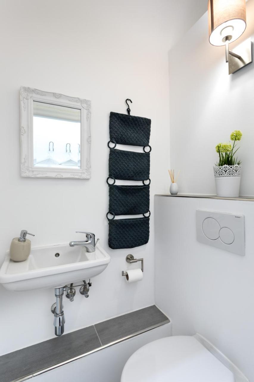 The Duesseldorfer, 1 Bedroom 1 Living Up To 4 People Apartamento Berlim