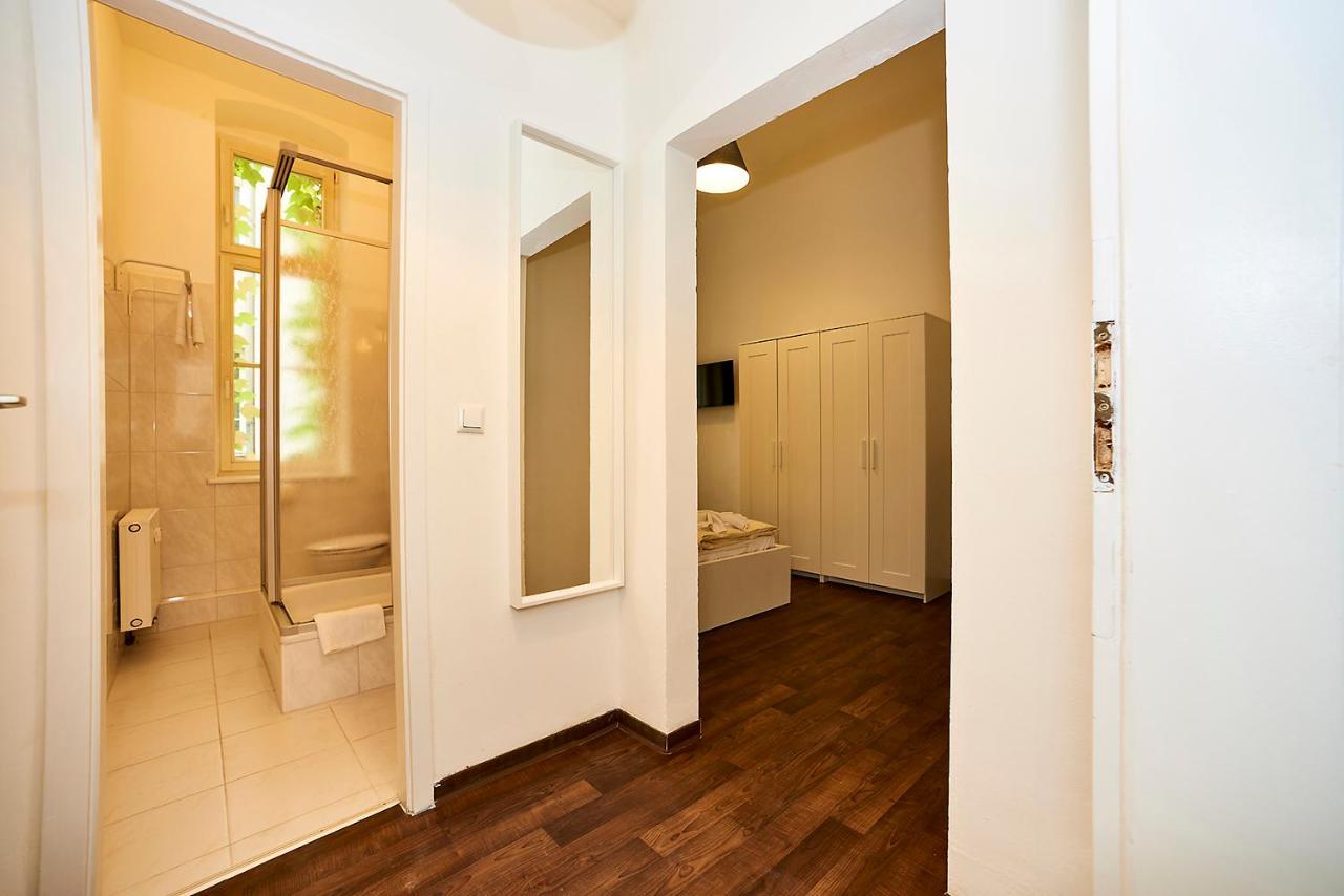 Bearlin - Center East Guest house *