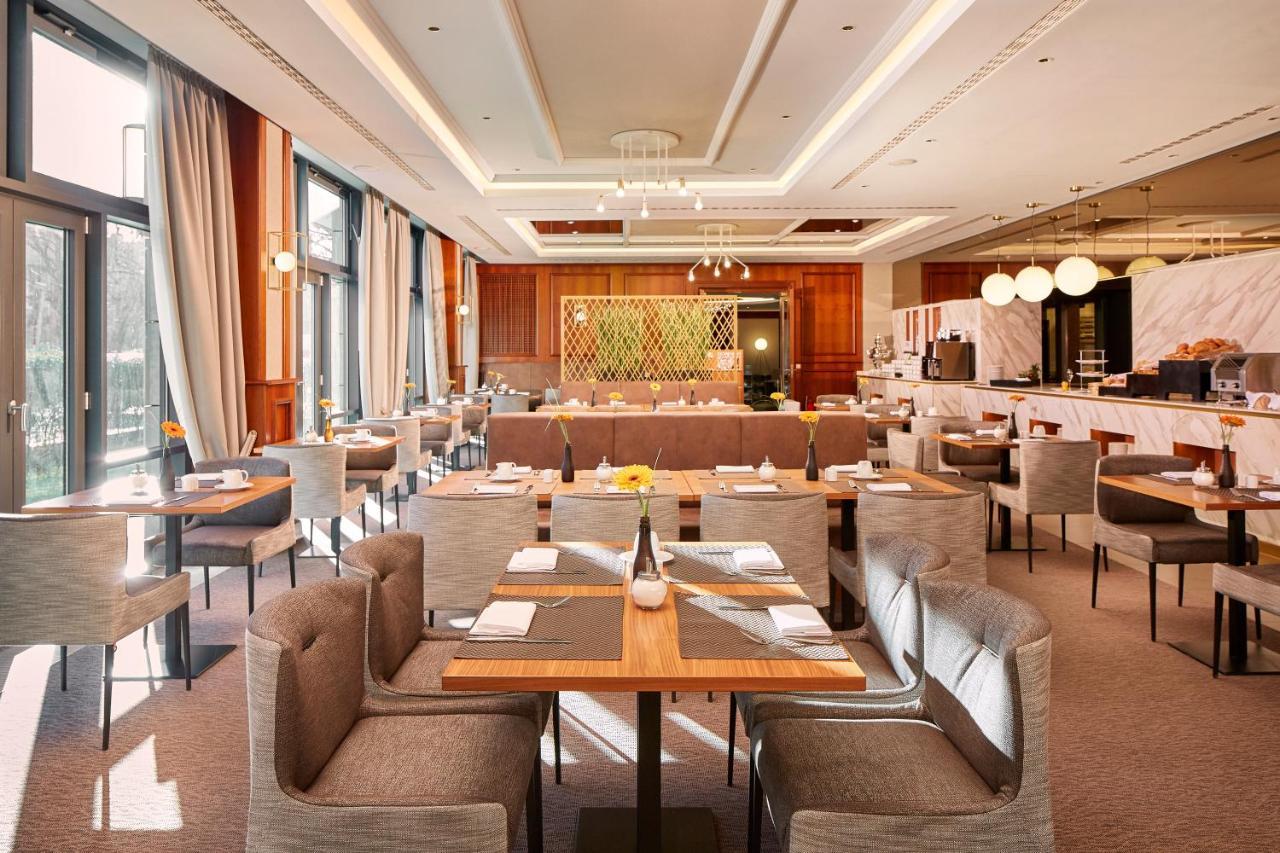 Hyperion Hotel