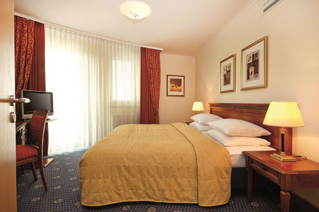 Hotel Hyperion
