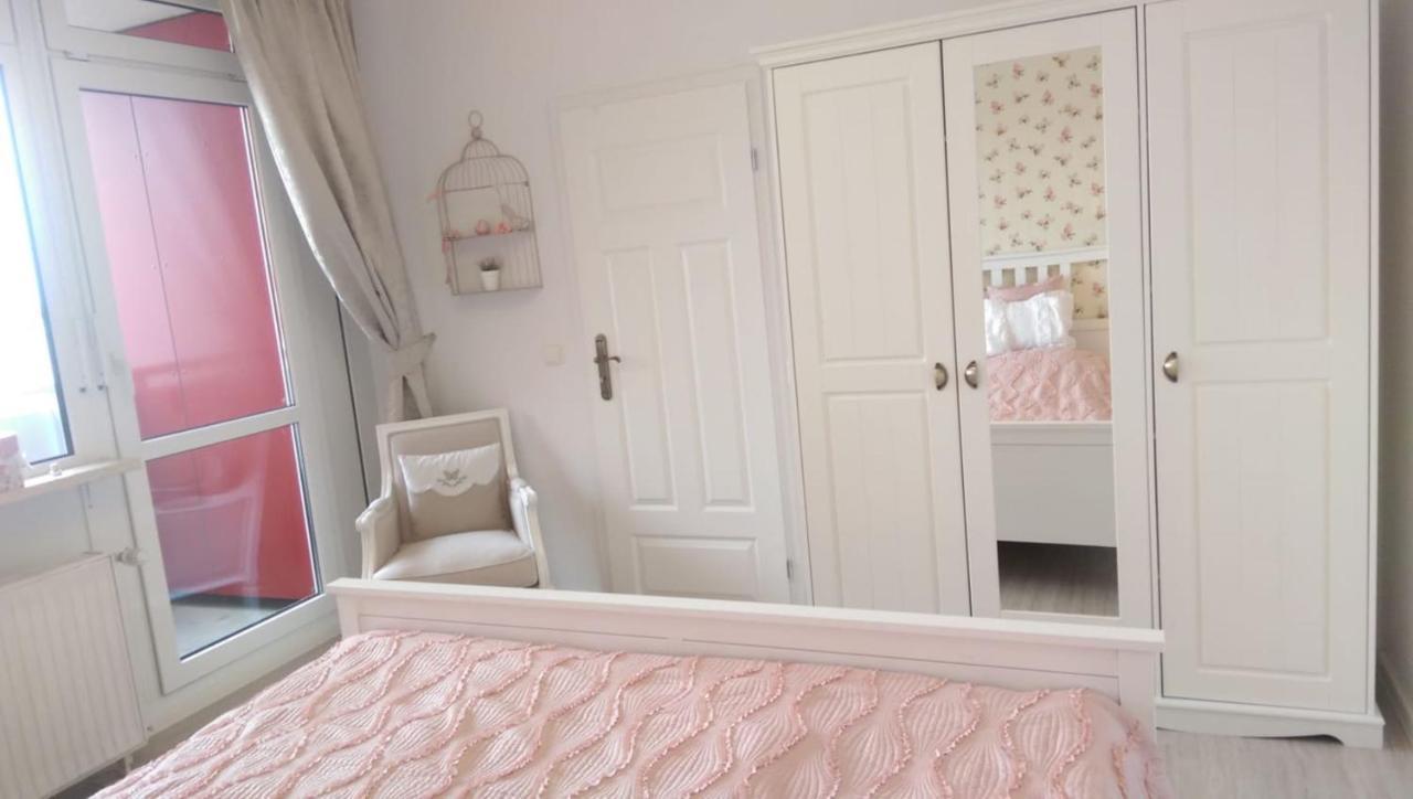 Romantic Style Alexanderplatz Apartment Berlin