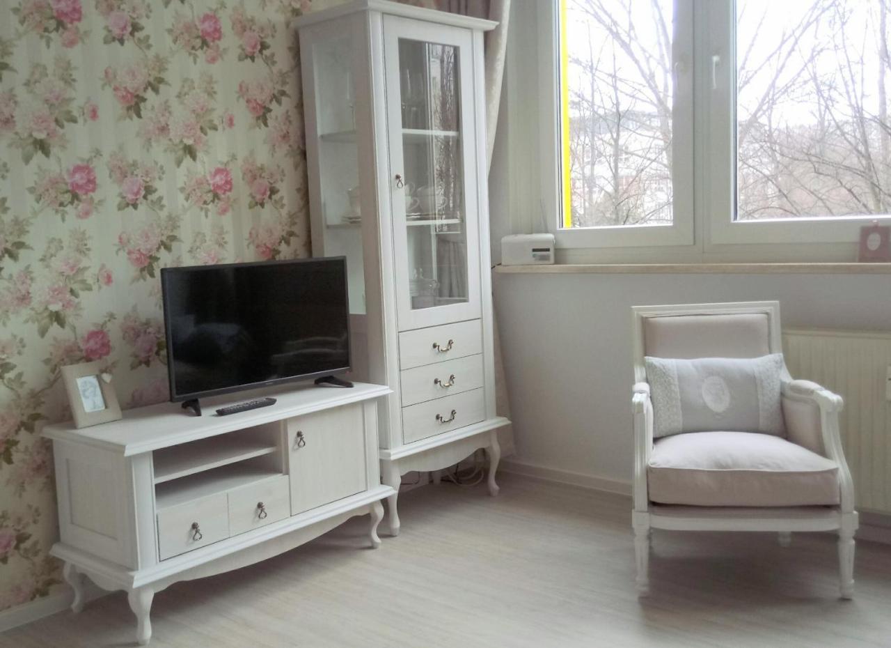 Apartment Romantic Style Alexanderplatz